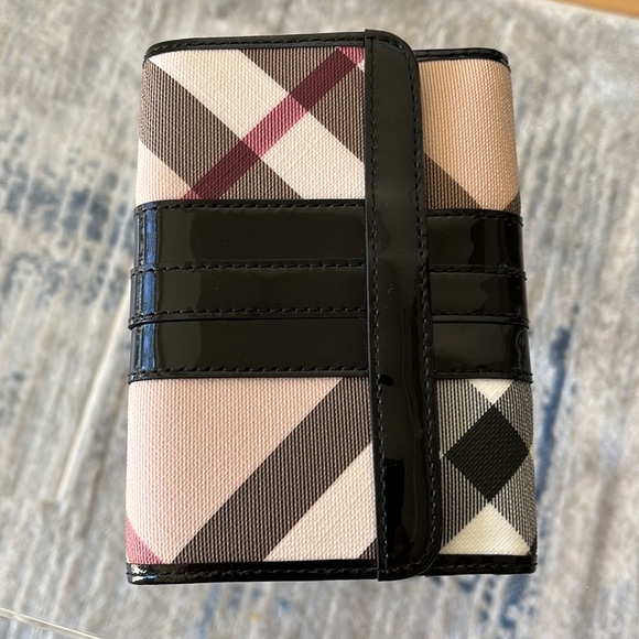 Burberry Wallet (new) - Picture 3 of 9